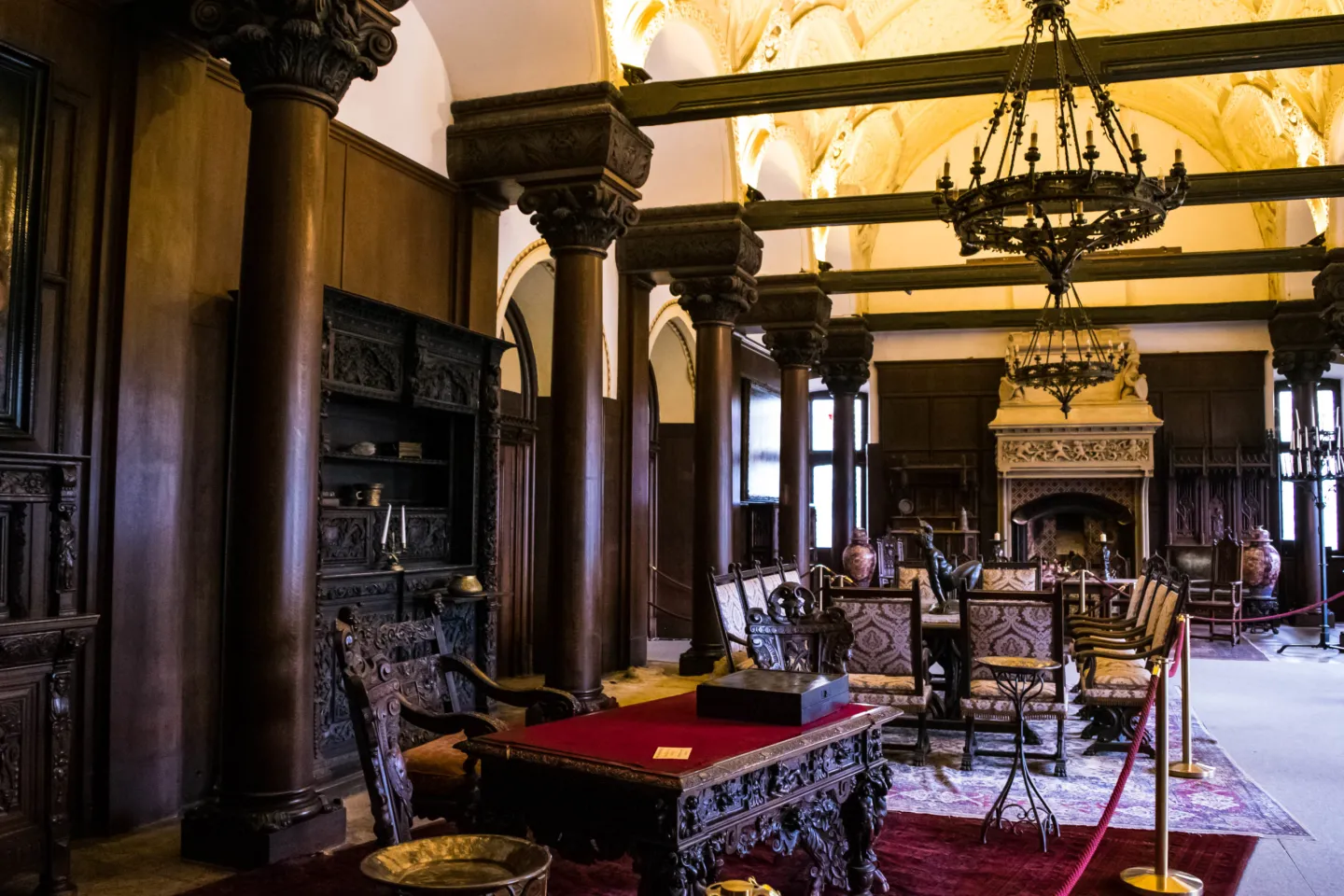 Замок Кохем Рыцарский зал